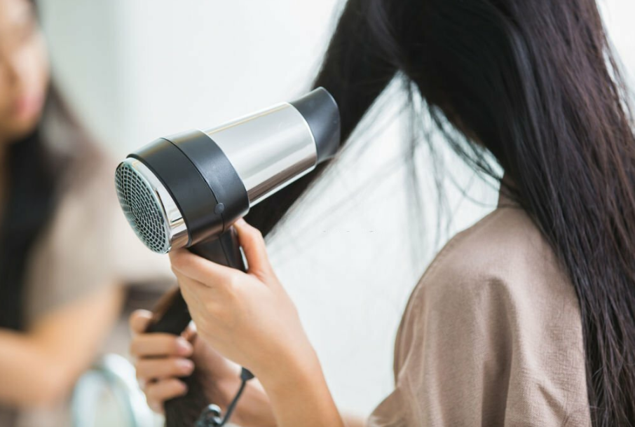 Ghoorib.com | Cara Mengatasi Rambut Rontok pada Wanita dan Pria Dengan Tips Sederhana
